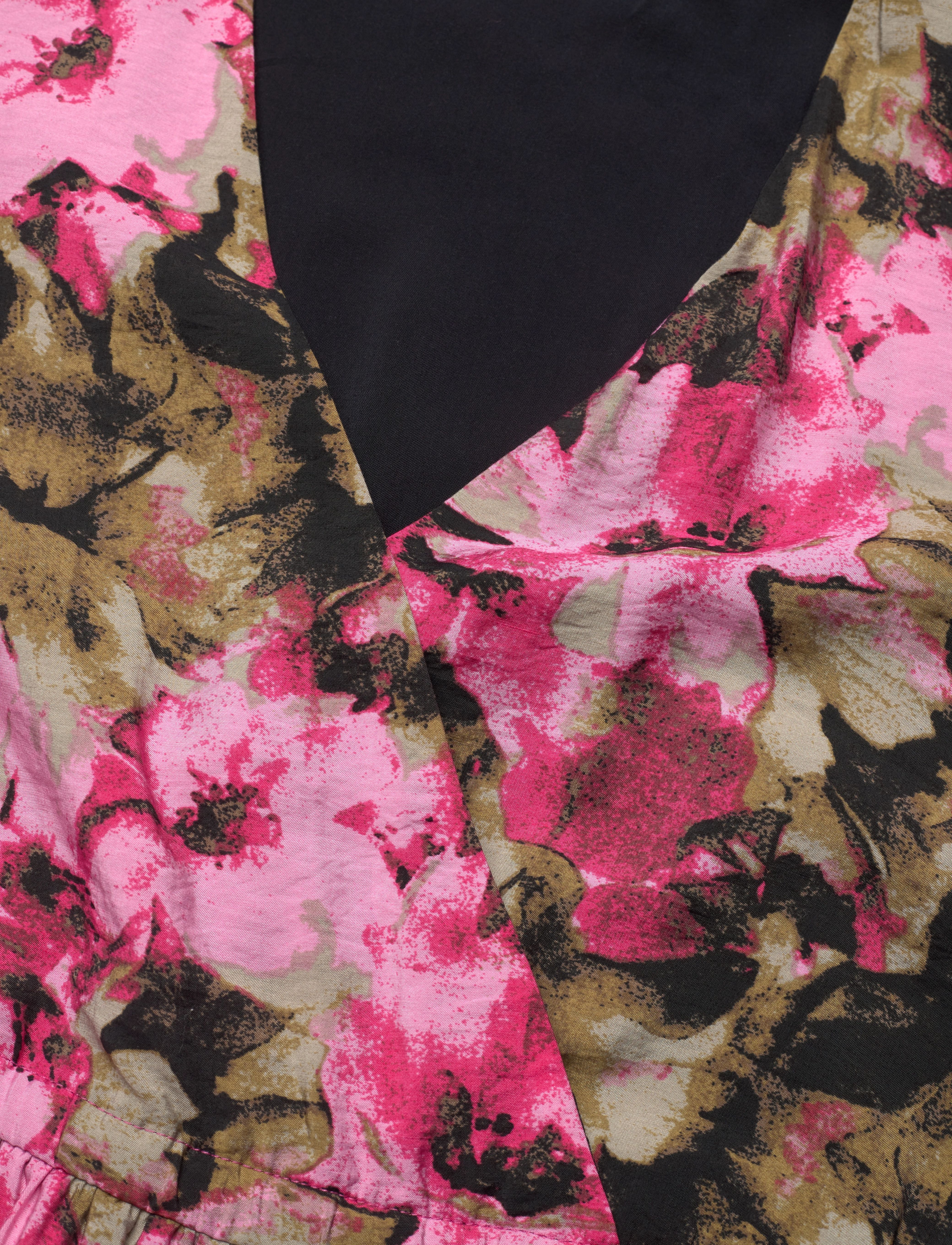 Gestuz - TaralynGZ wrap dress - artistic pink flower - 4