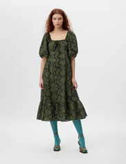 Gestuz - SantiaGZ long dress - midi kjoler - green snake - 2