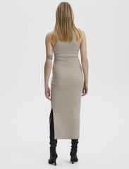 Gestuz - DrewGZ sl long dress NOOS - tettsittende kjoler - string - 3