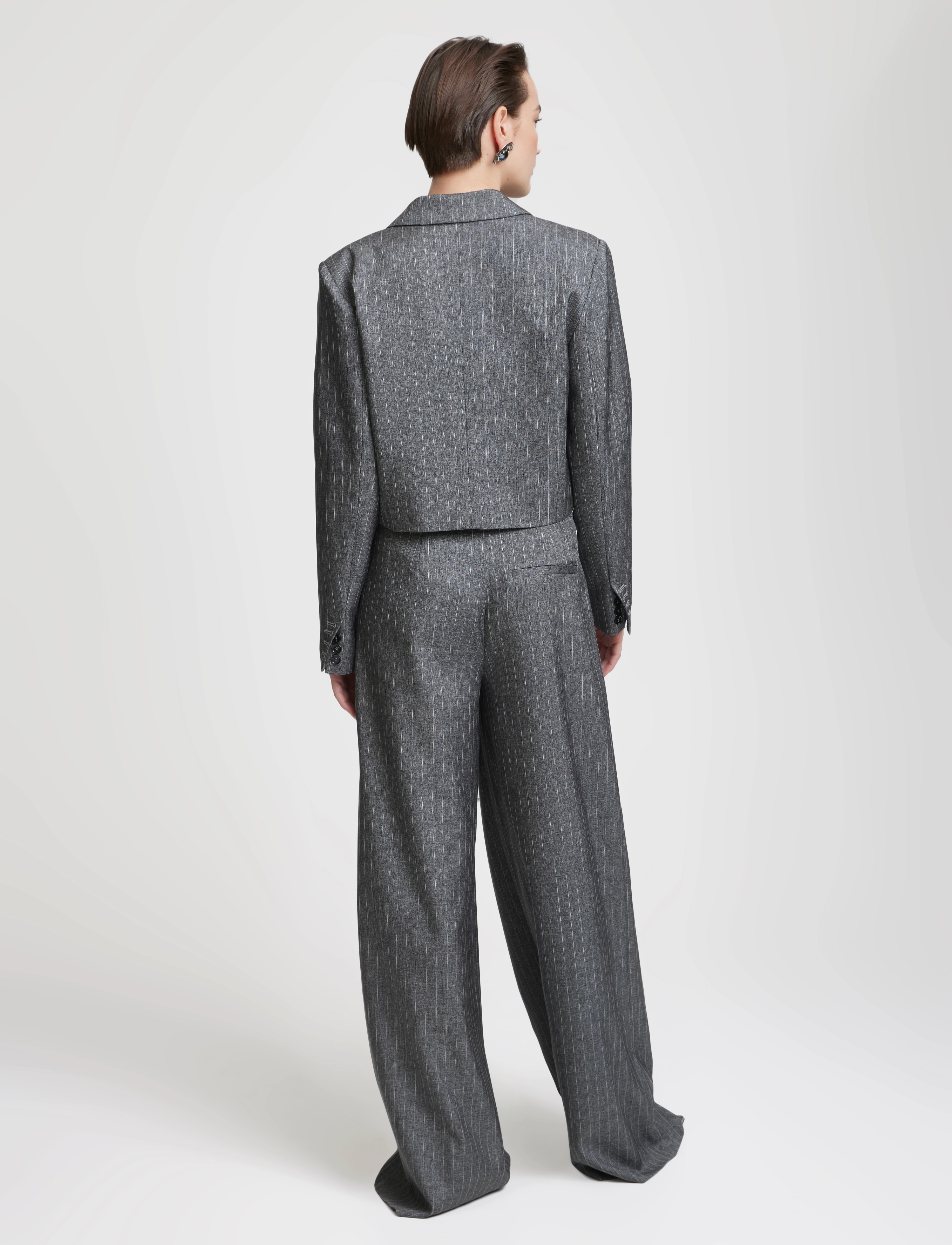 Gestuz - AlinaGZ cropped blazer - dark grey pinstripe - 3