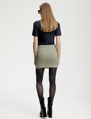 Gestuz - CinnaGZ MW mini skirt - short skirts - minced herb check - 3