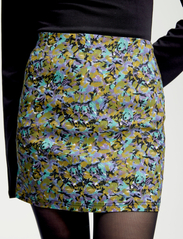 Gestuz - ArinaGZ MW mini skirt - short skirts - green/blue brush - 4