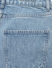 Gestuz - Leia HW straight jeans - džinsi - washed mid blue - 7