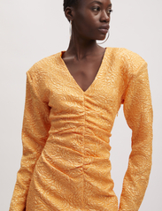 Gestuz - MaisieGZ dress - feestelijke kleding voor outlet-prijzen - flame orange - 4