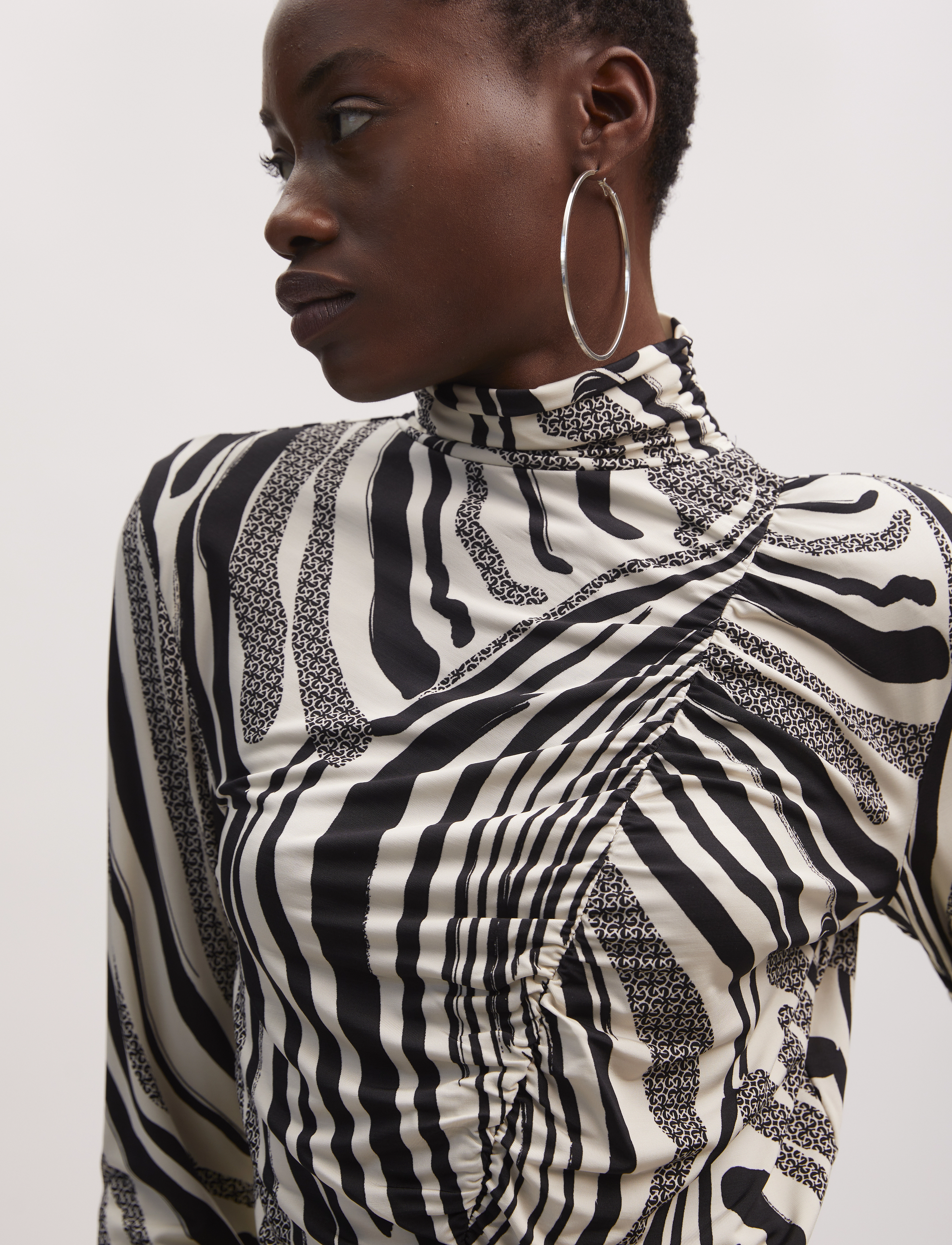 Gestuz - OdaGZ p blouse - black/silver birch logo - 4