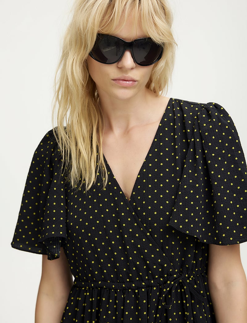 Gestuz - KatiaGZ P dress - slå-om-kjoler - split pea dot - 4