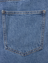 Gestuz - LucieGZ HW straight jeans NOOS - sirge säärega teksad - mid dark blue washed - 4