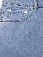 Gestuz - AuraGZ HW wide jeans NOOS - džinsa bikses ar platām starām - mid blue washed - 2