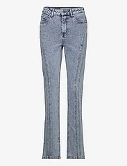 Gestuz - JaniceGZ LW straight jeans - kitsad teksad - washed mid blue - 0