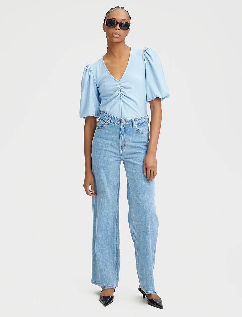 Gestuz - RifaGZ ss balloon blouse - kurzämlige blusen - clear sky - 3