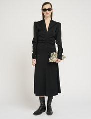 Gestuz - BrinaGZ midi V-neck dress - vidutinio ilgio suknelės - black - 3