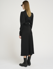 Gestuz - BrinaGZ midi V-neck dress - vidutinio ilgio suknelės - black - 4