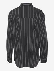 Gestuz - FrylaGZ P LS shirt - black pinstripe - 1