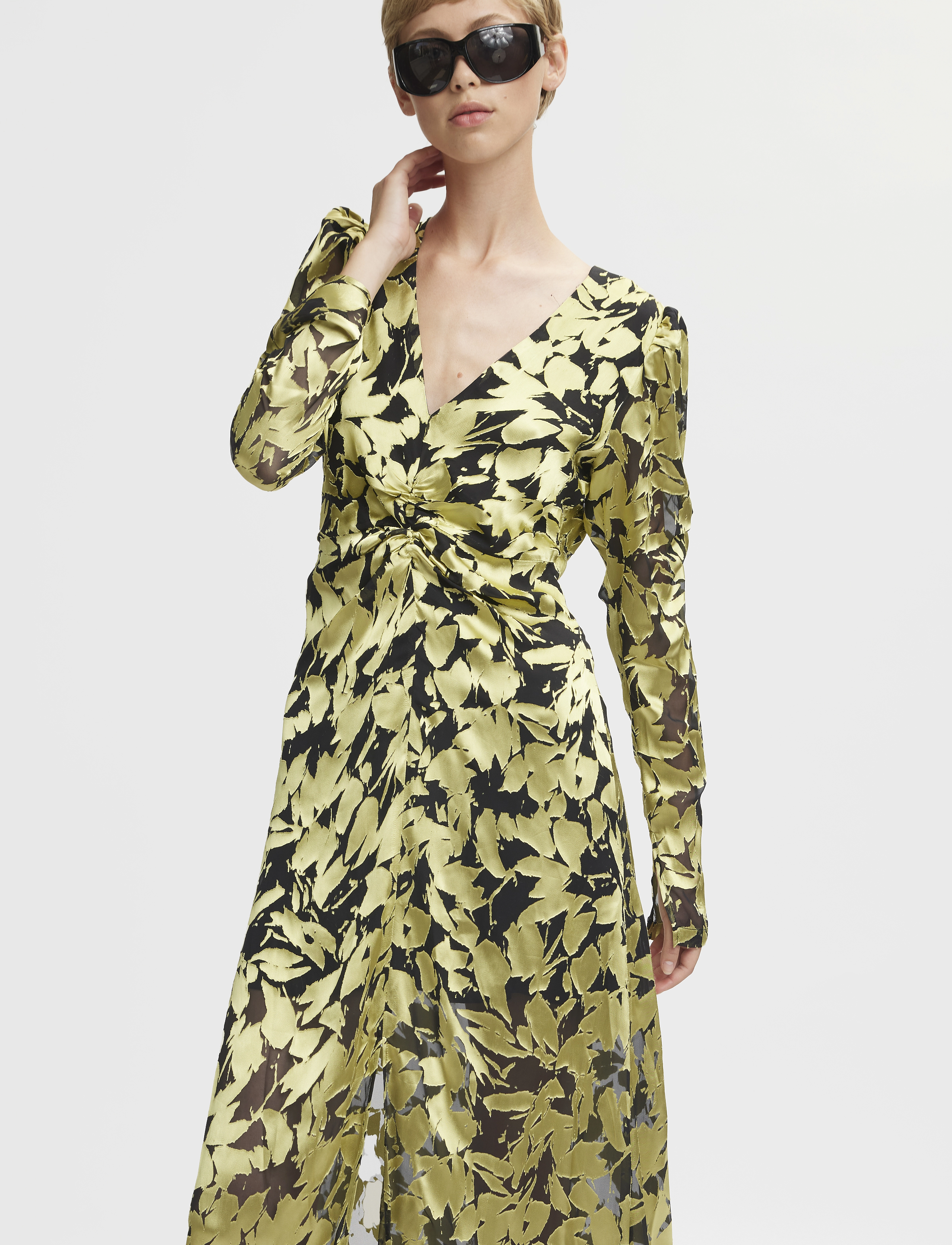 Gestuz - SikuraGZ P silk maxi dress - aftenkjoler - luminary green leaves - 0