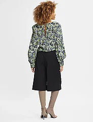 Gestuz - JillyGZ P blouse - long-sleeved blouses - green floral multi - 2