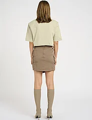 Gestuz - MirjaGZ short cargo skirt - festtøj til outletpriser - shitake - 3
