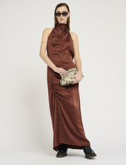 Gestuz - WaleryGZ maxi dress - slip-in jurken - desert brown - 2