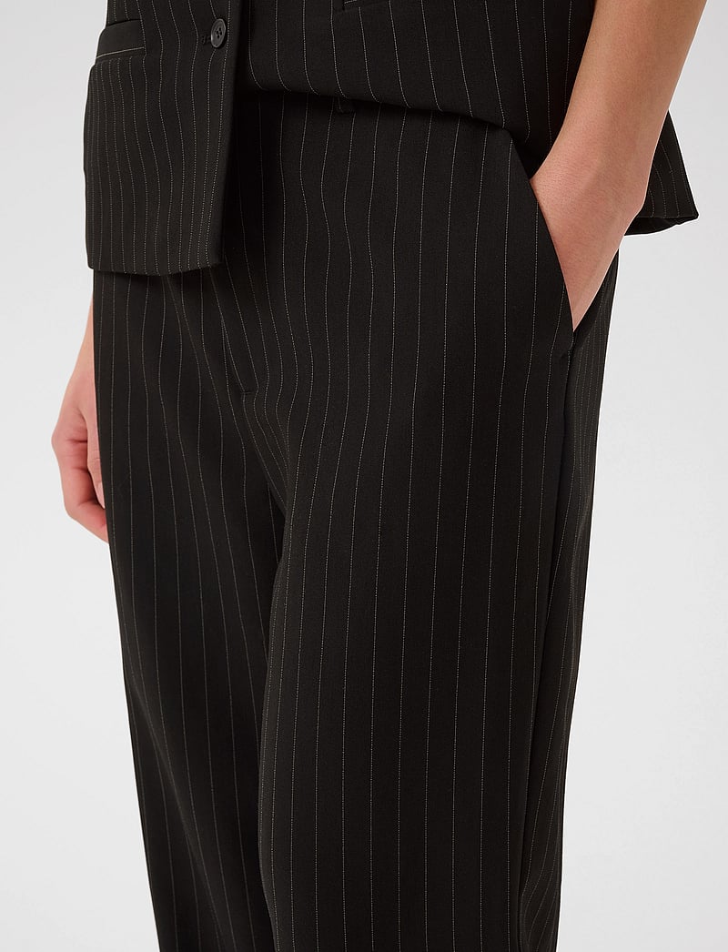 Gestuz - JoelleGZ pinstripe MW pants NOOS - habitbukser - black pinstripe - 5
