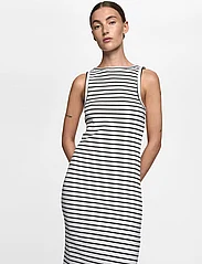 Gestuz - DrewGZ sl reversible stripe dress N - t-kreklu kleitas - bright white black stripe - 2