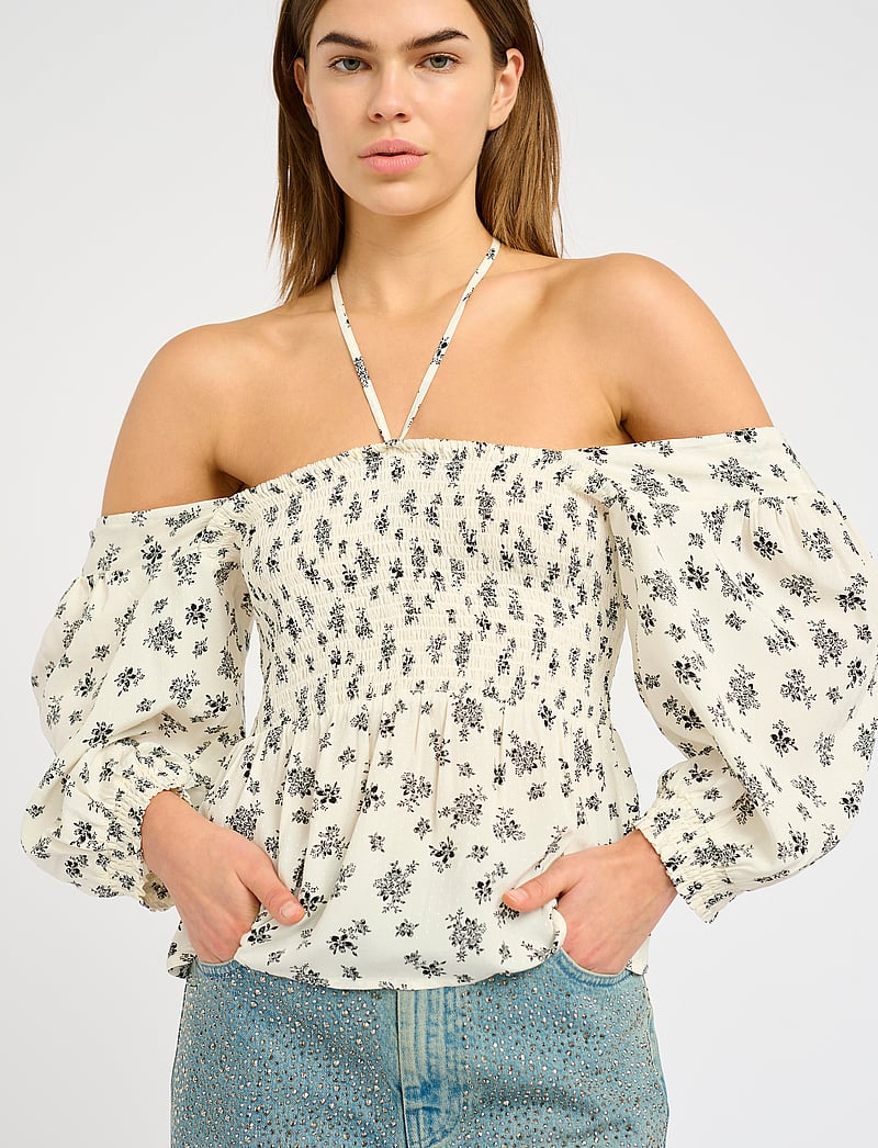 Gestuz - SanvieGZ P blouse - kortærmede bluser - egret flower - 0