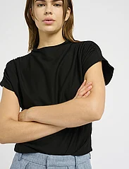 Gestuz - RifaGZ tee - short-sleeved blouses - black - 2