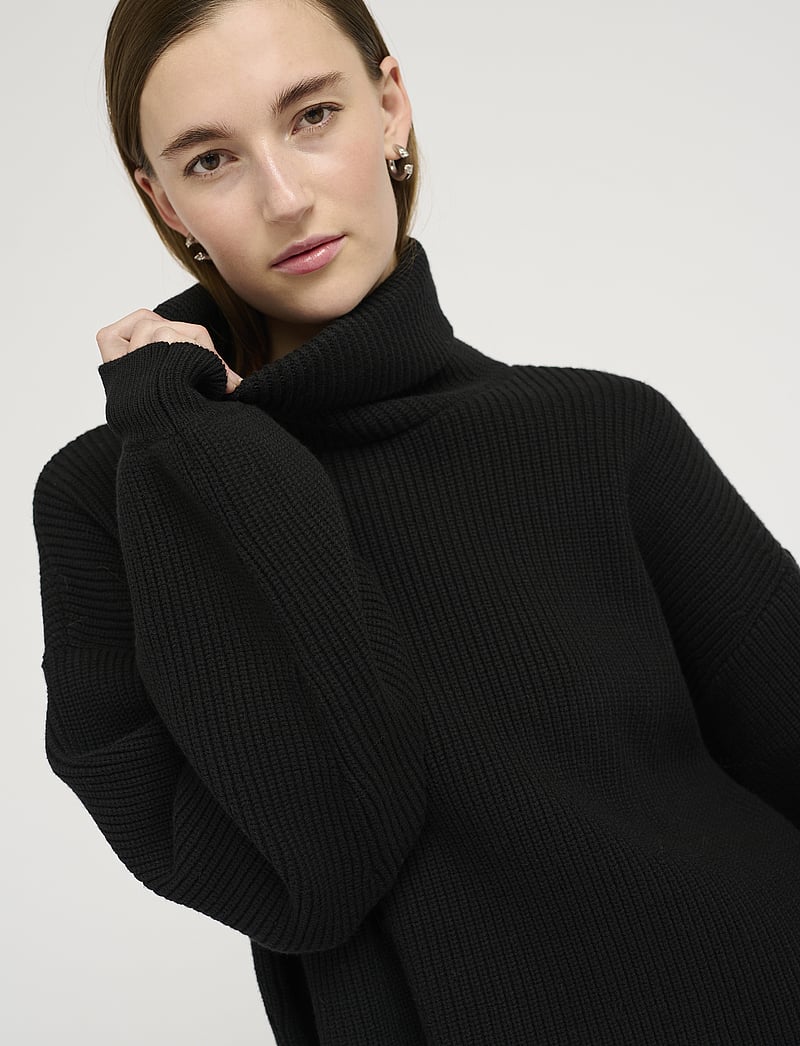 Gestuz - MebaGZ short pullover - rullekraver - black - 0