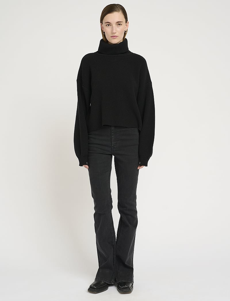 Gestuz - MebaGZ short pullover - rullekraver - black - 3