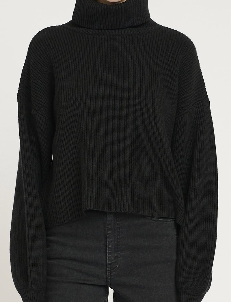 Gestuz - MebaGZ short pullover - rullekraver - black - 5