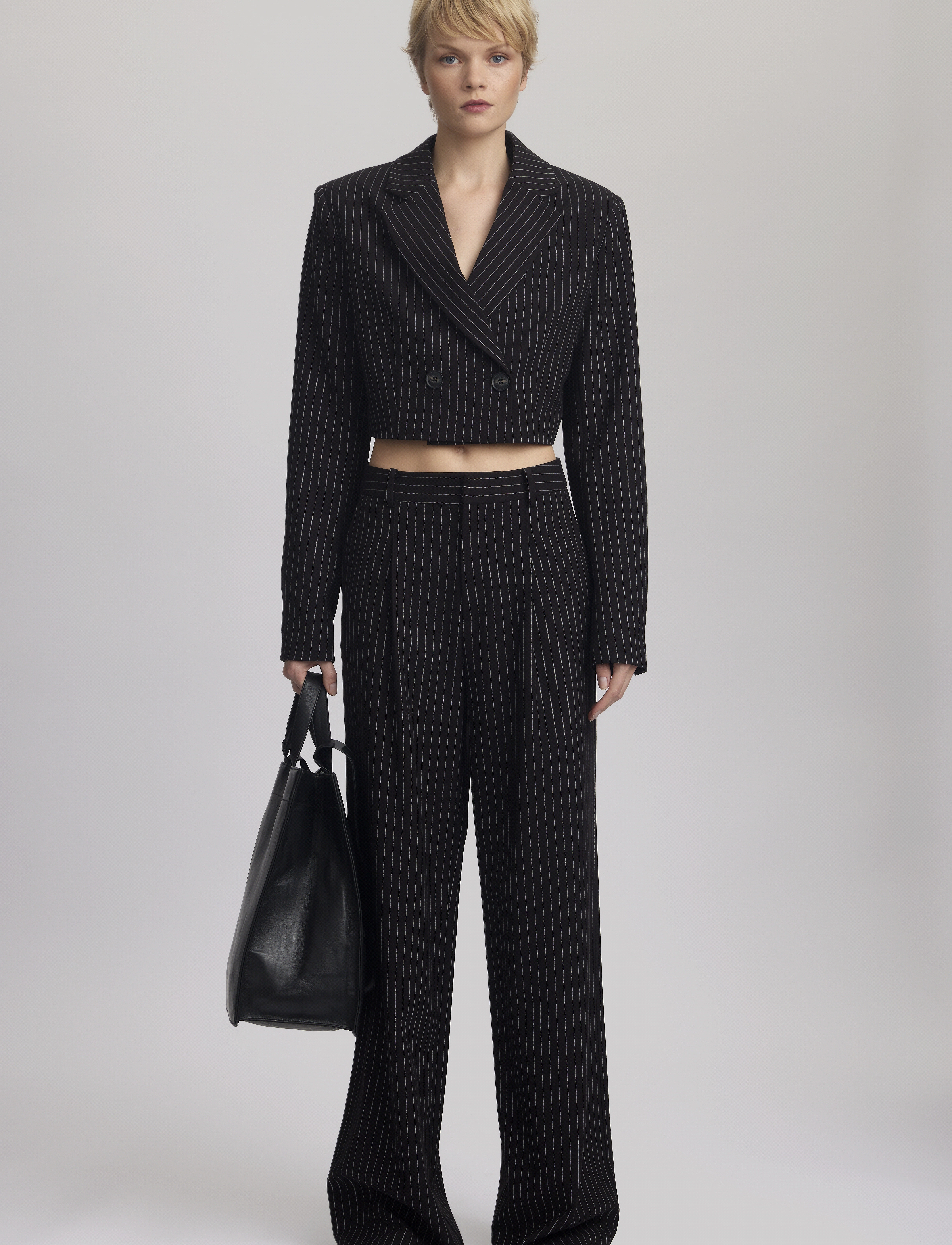 Gestuz - AvanaGZ HW pants - blackpinstripe - 3