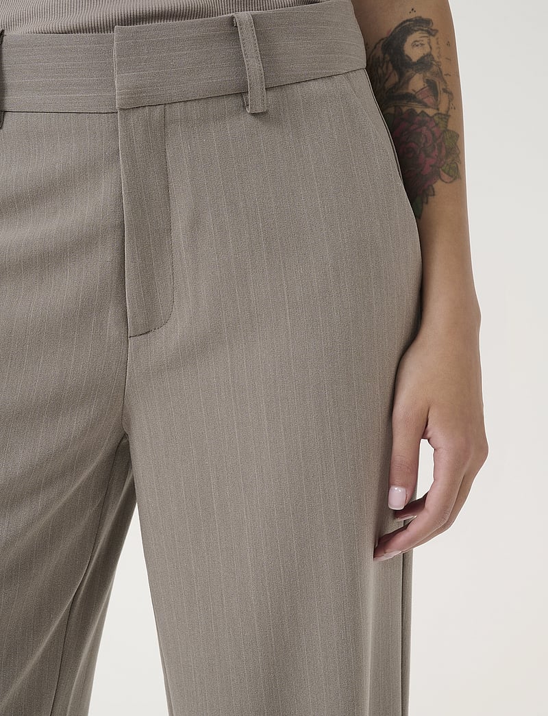 Gestuz - JoelleGZ mel. pinstripe MW pants - formell - rock ridge pinstripe - 3