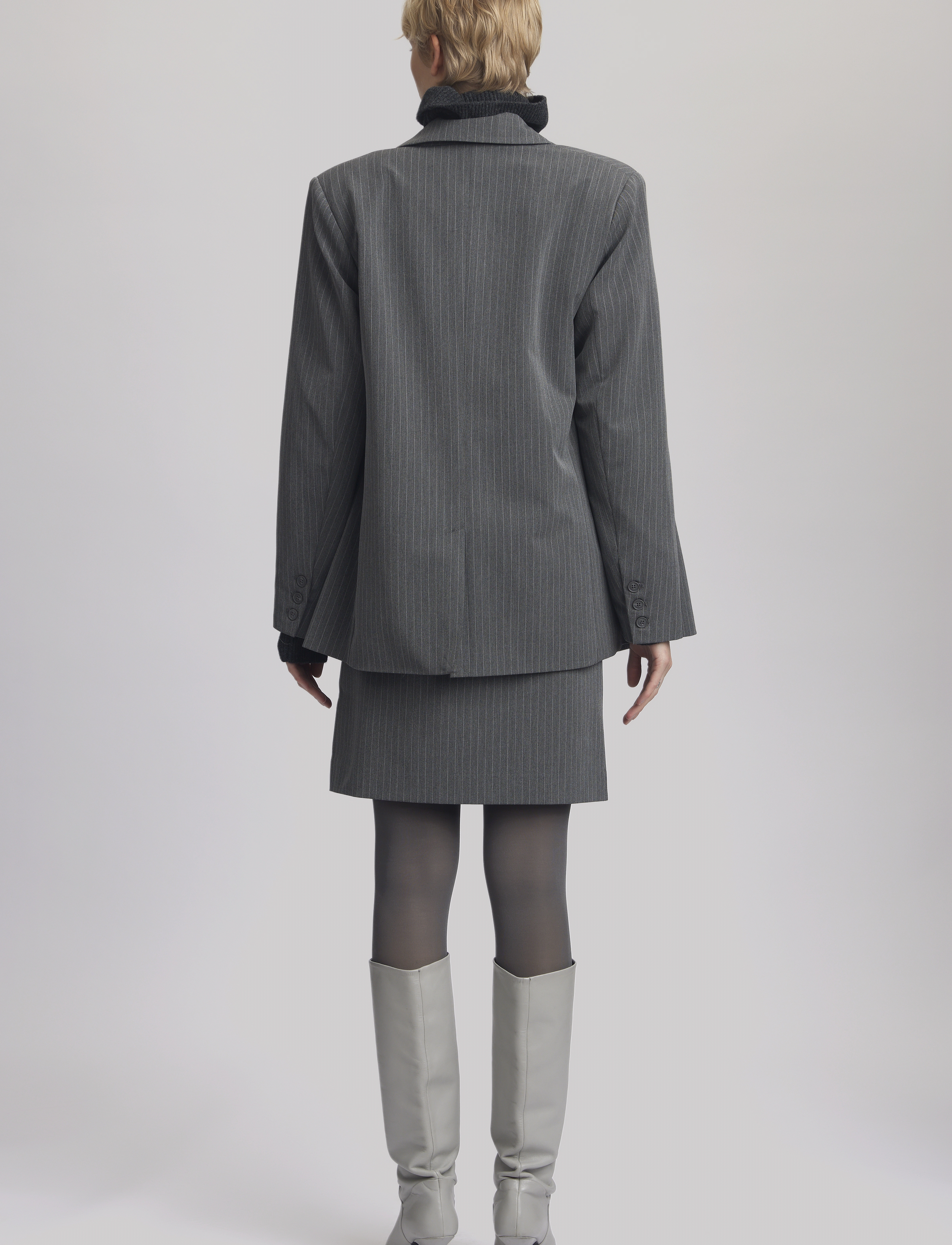 Gestuz - JoelleGZ mel. pinstripe MW skirt - korte nederdele - grey pinstripe - 4
