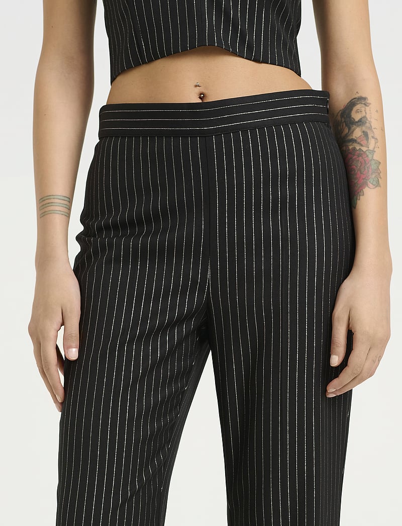 Gestuz - CaylinaGZ HW pants - alt laiad püksid - blackpinstripe lurex - 5