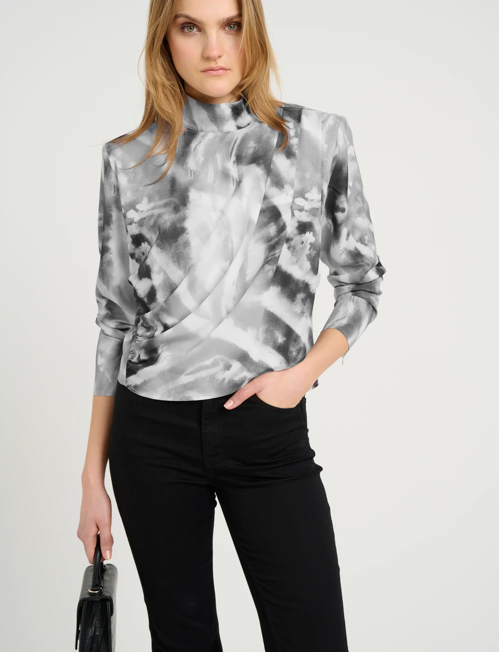 Gestuz - AronaGZ P blouse - langærmede bluser - blacknwhite animal - 0
