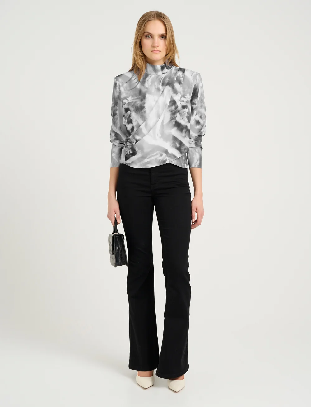 Gestuz - AronaGZ P blouse - langærmede bluser - blacknwhite animal - 3