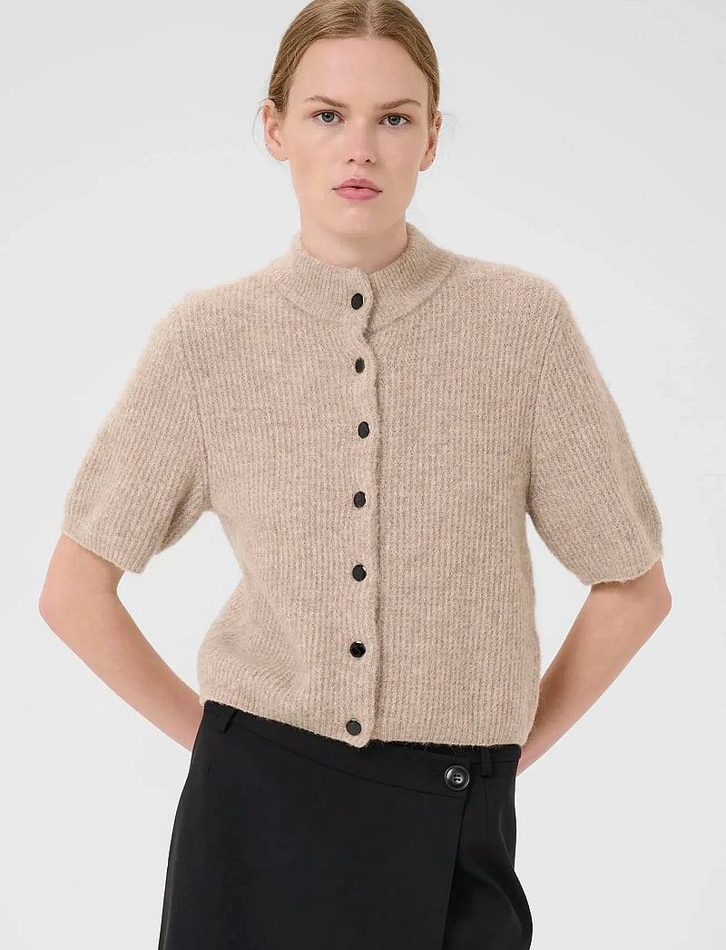 Gestuz - AlphaGZ ss short cardigan NOOS - cardigans - warm sand melange - 0