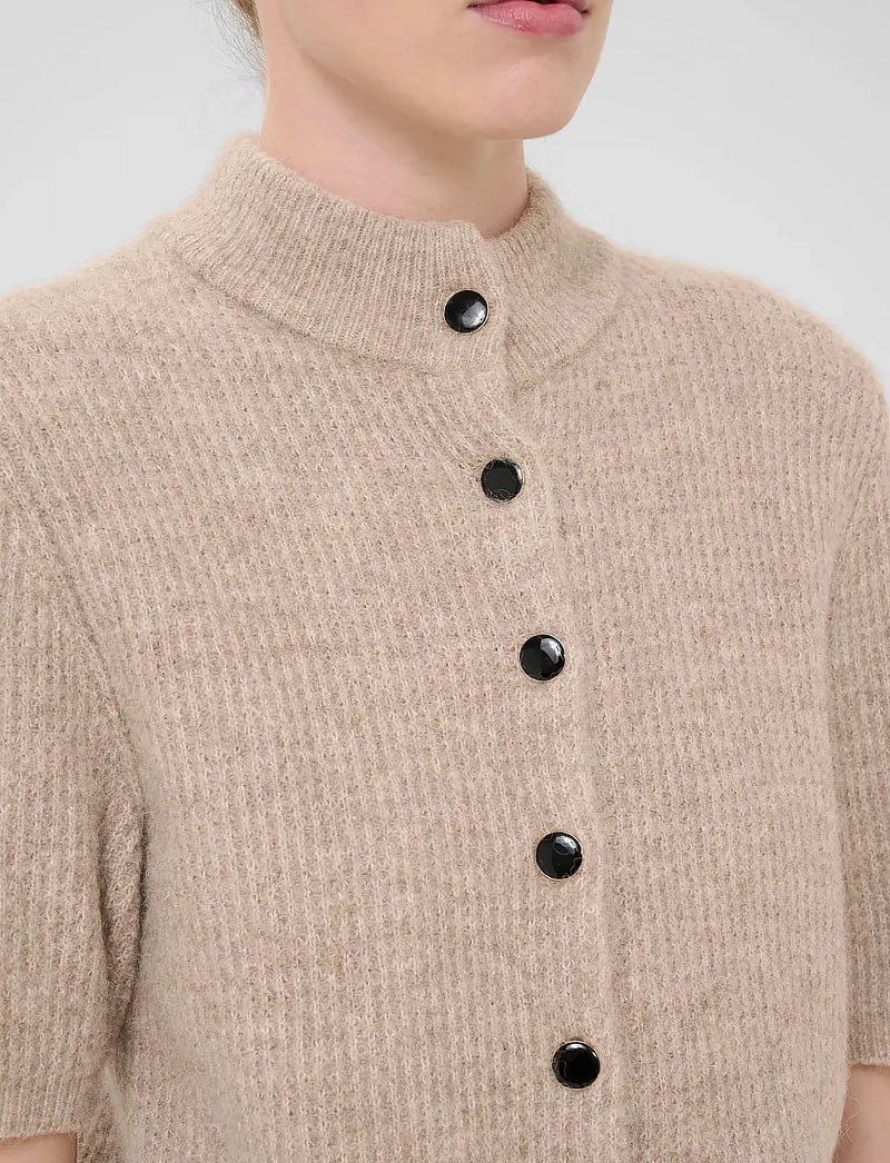 Gestuz - AlphaGZ ss short cardigan NOOS - cardigans - warm sand melange - 5