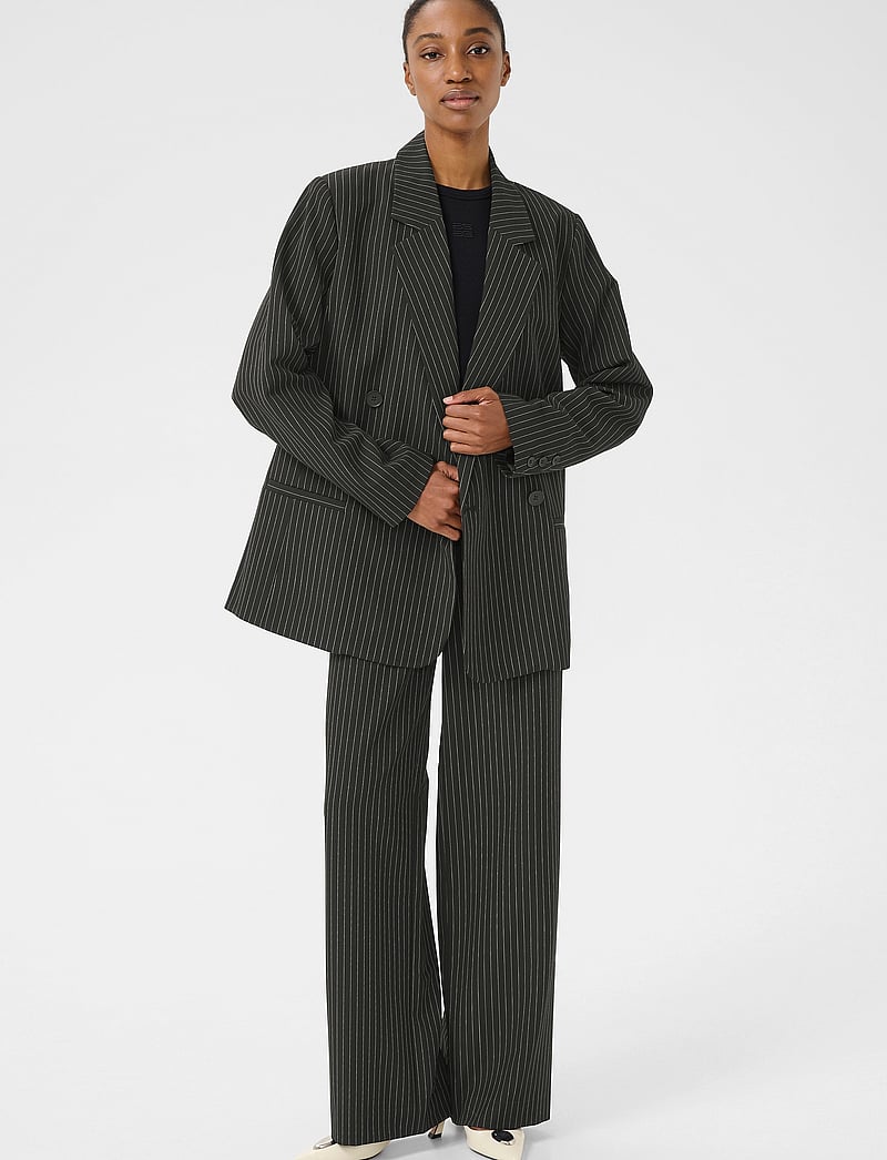 Gestuz - JoelleGZ pinstripe blazer 2.0 NOOS - oversize blazer - black pinstripe - 3