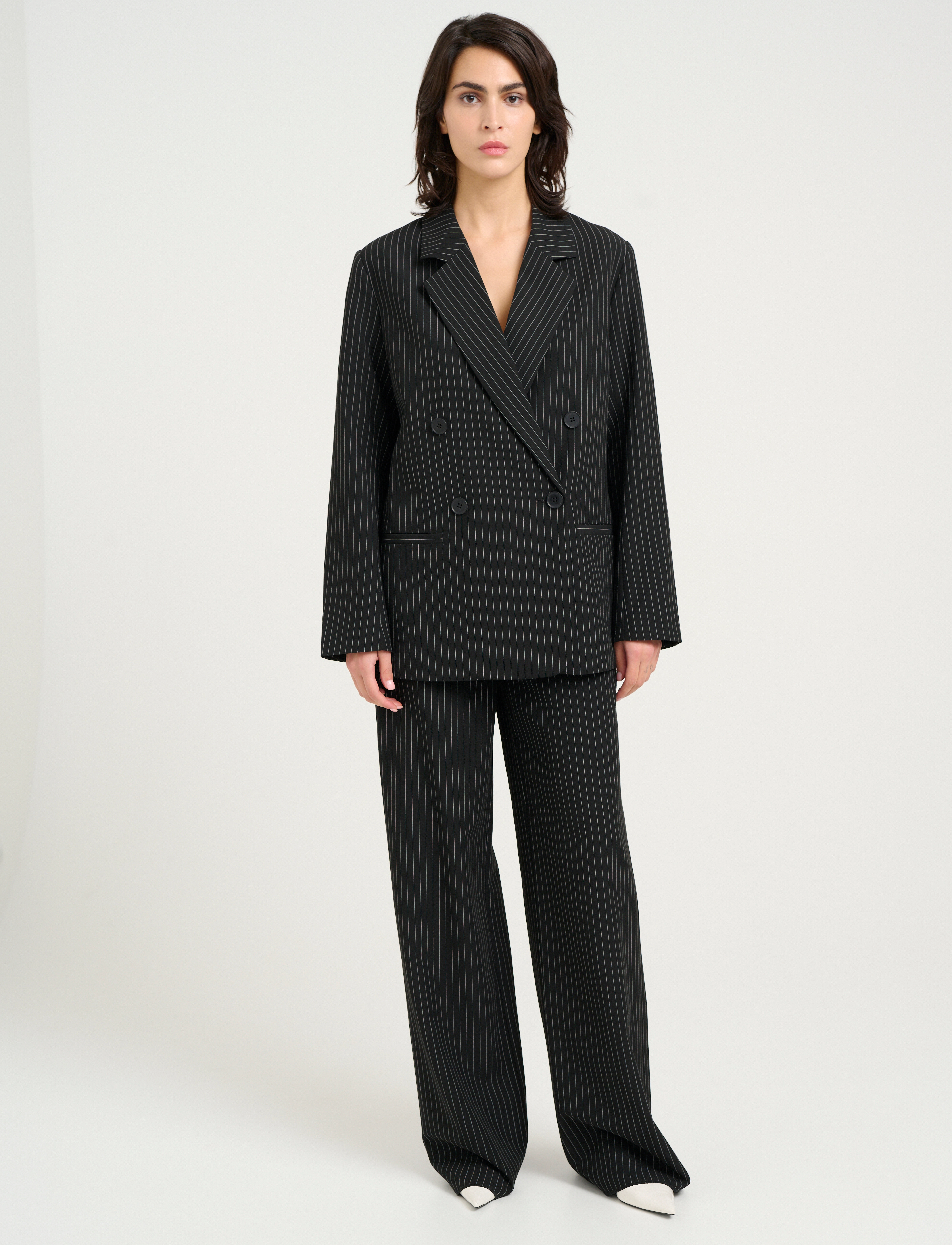 Gestuz - JoelleGZ pinstripe MW pants NOOS - straight leg trousers - black pinstripe - 3