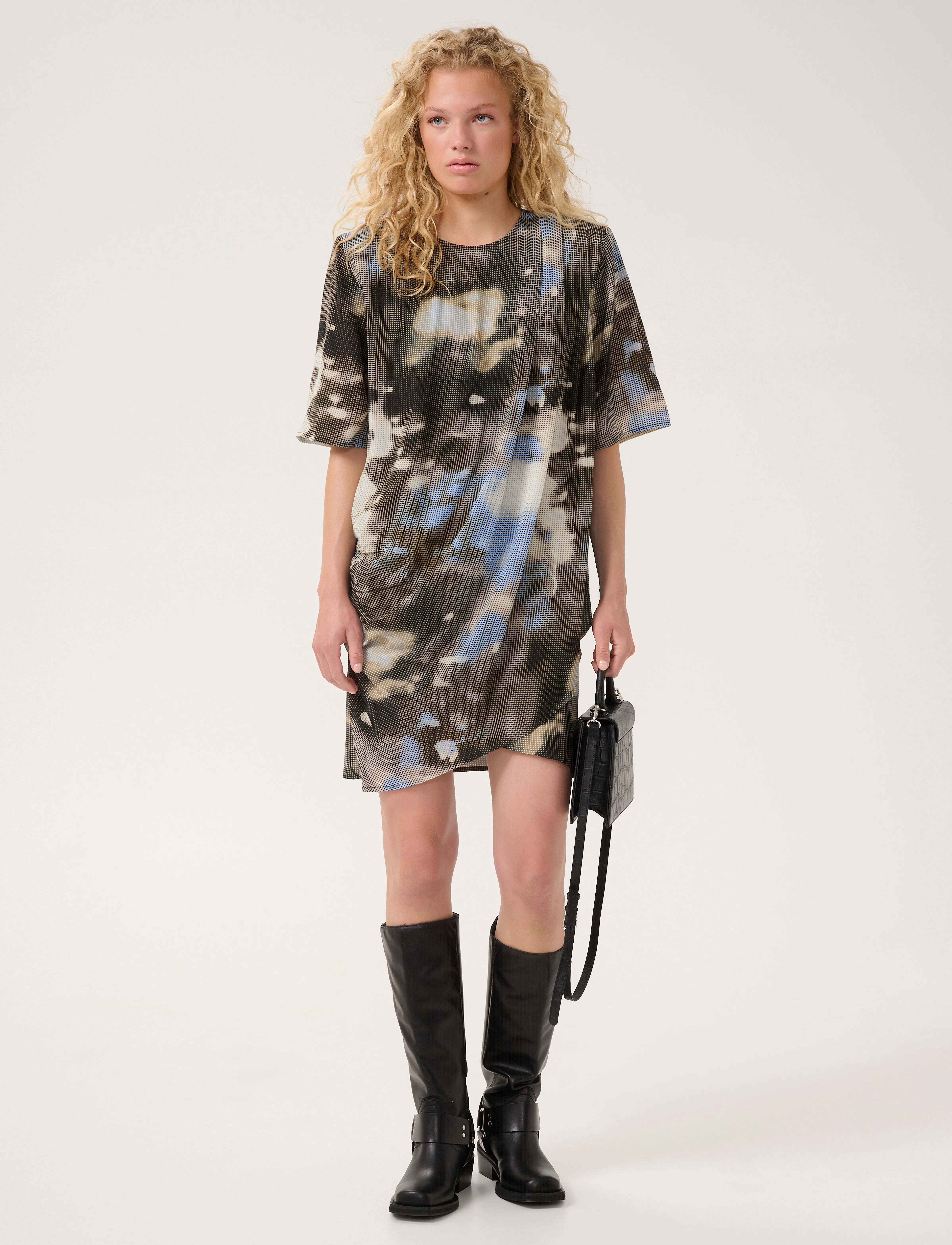 Gestuz - GZmaida P short dress - t-shirt-kleider - blue blur - 3