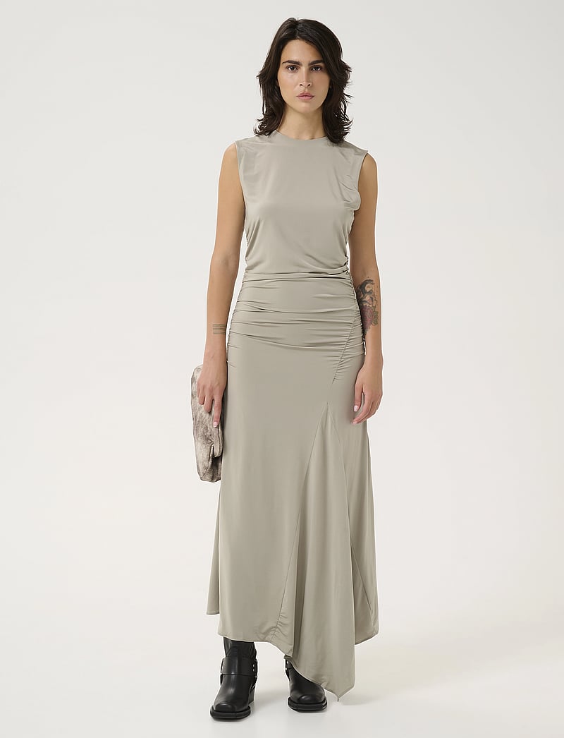 Gestuz - GZlaily long dress - stramme kjoler - rock ridge - 3