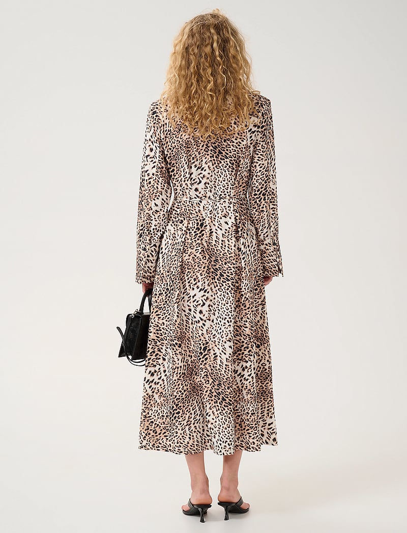 Gestuz - GZmareen P LS dress - skjortekjoler - light leopard - 4