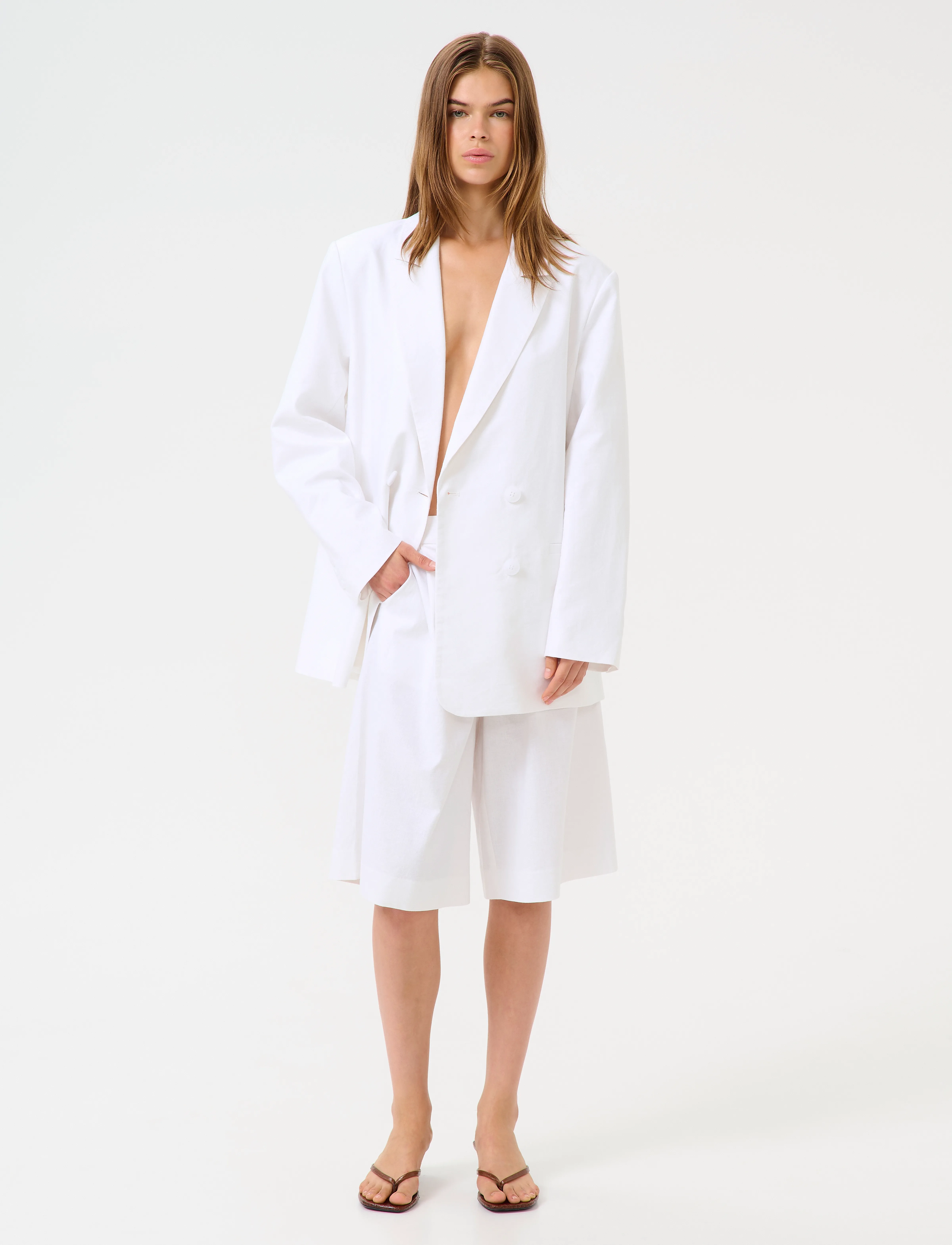 Gestuz - GZizza linen MW shorts - casual shorts - bright white - 3