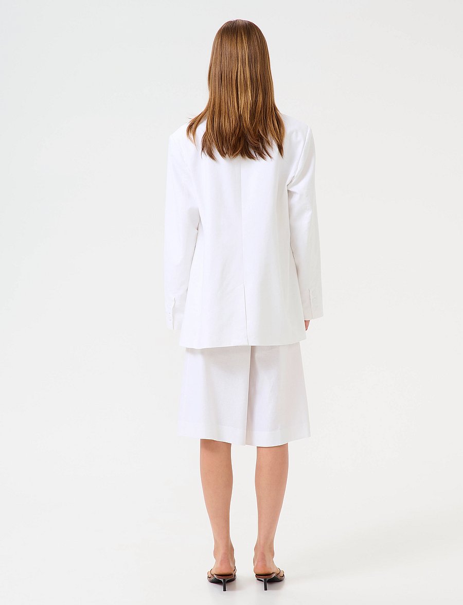 Gestuz - GZizza linen MW shorts - vabaaja lühikesed püksid - bright white - 4