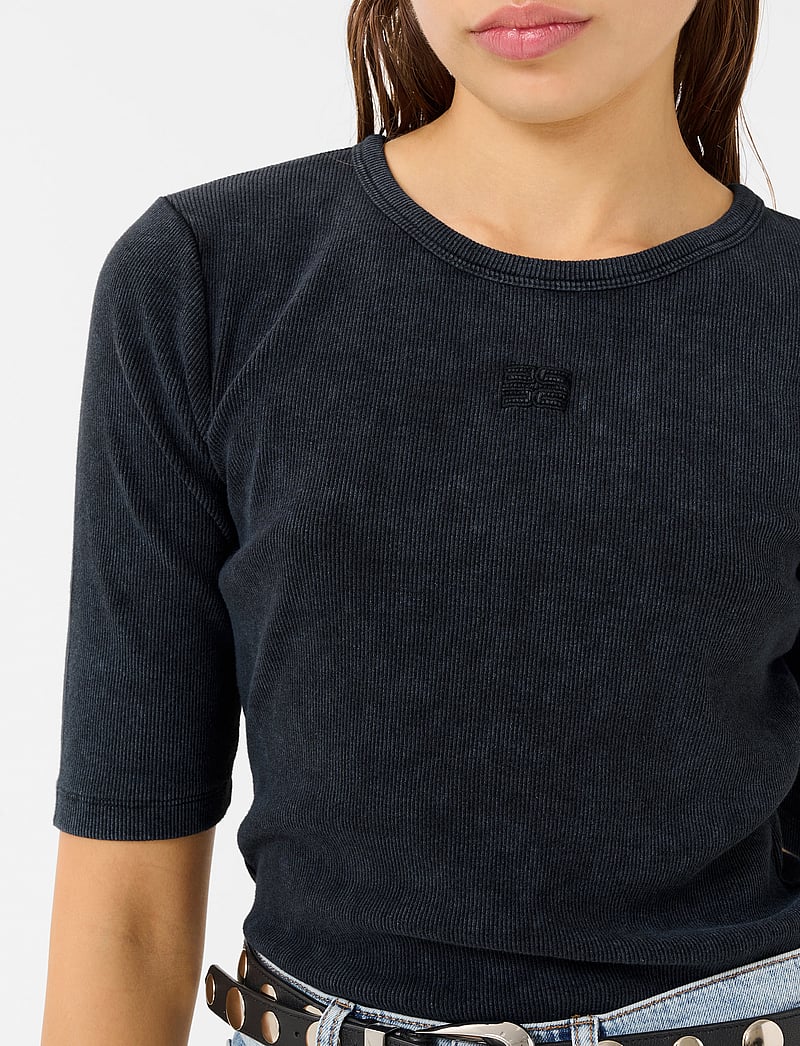 Gestuz - GZdrew washed logo top - t-shirts - grey washed - 5