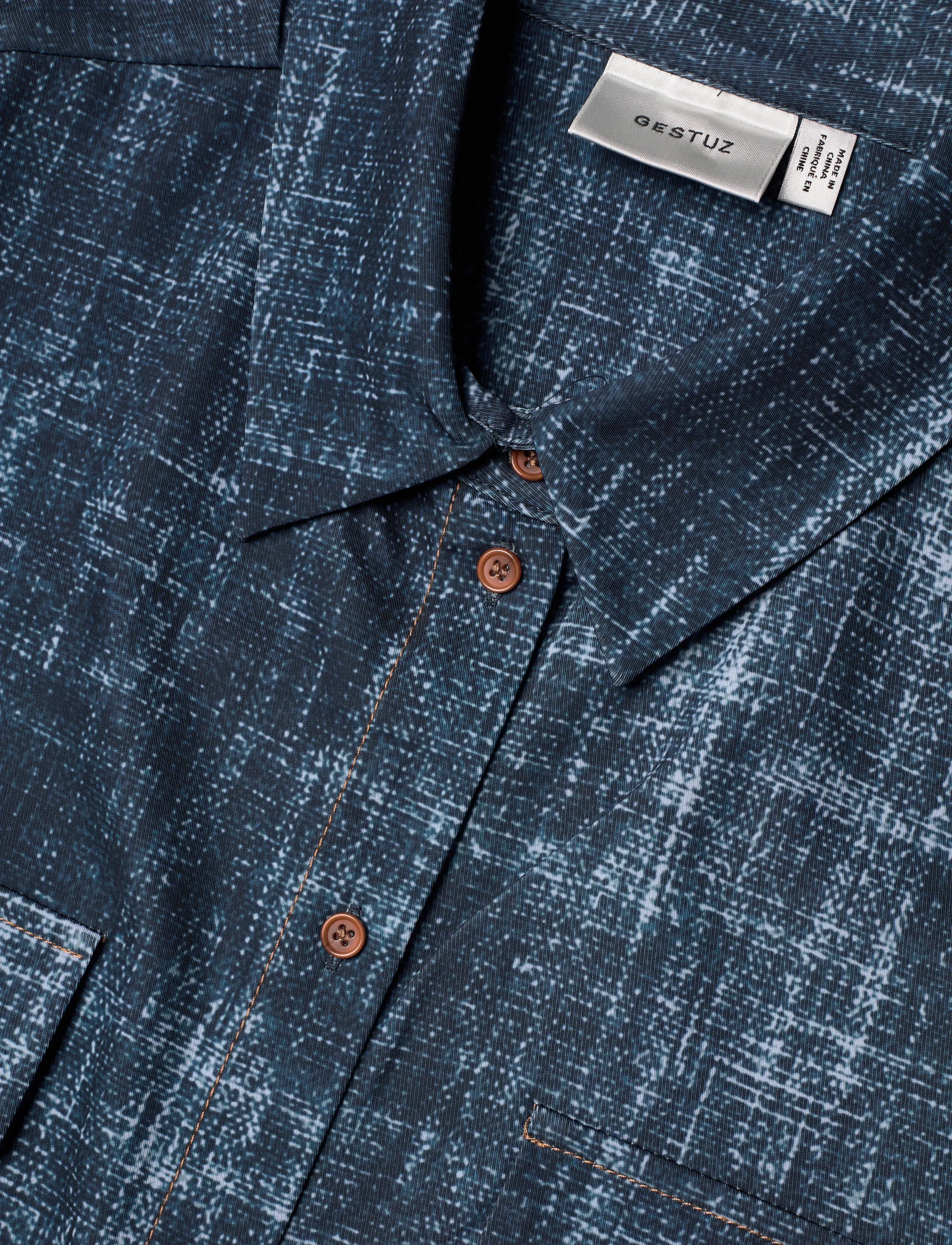 Gestuz - GZdemia P SS shirt - stytterma skyrtur - dark denim structure - 2