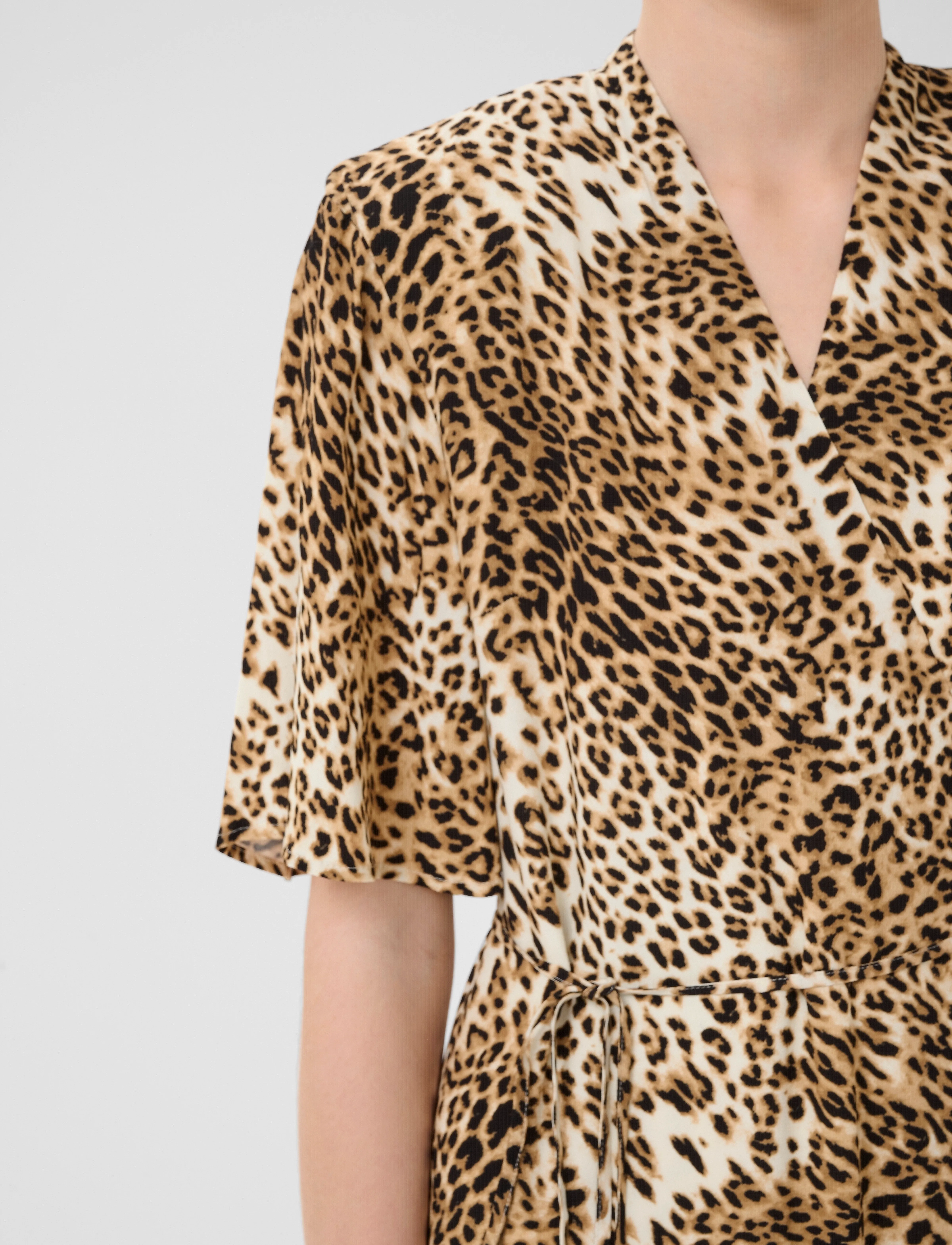 Gestuz - GZkadla wrap dress - kleitas ar pārlikumu - light leopard - 5