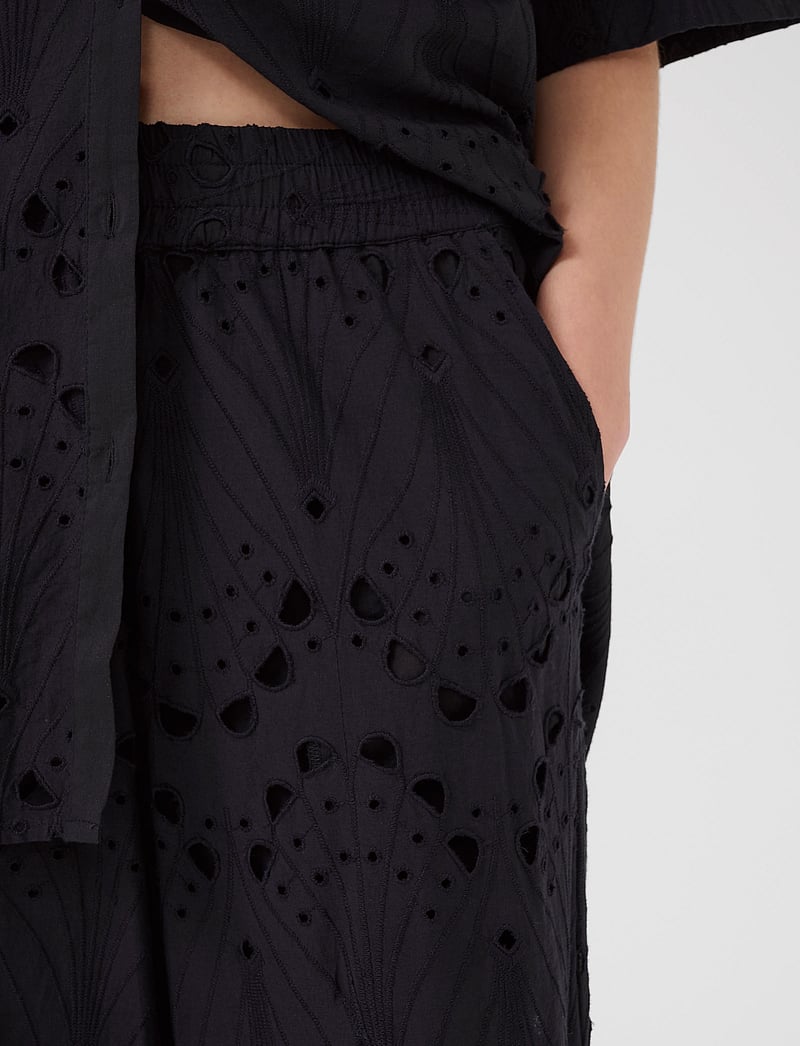 Gestuz - GZbaylor HW pants - hosen mit weitem bein - black - 5