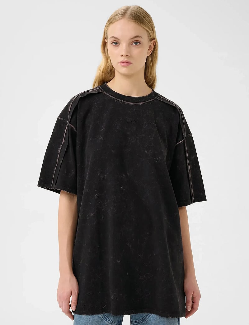 Gestuz - GZneia OZ tee - t-shirts - black brown washed - 0