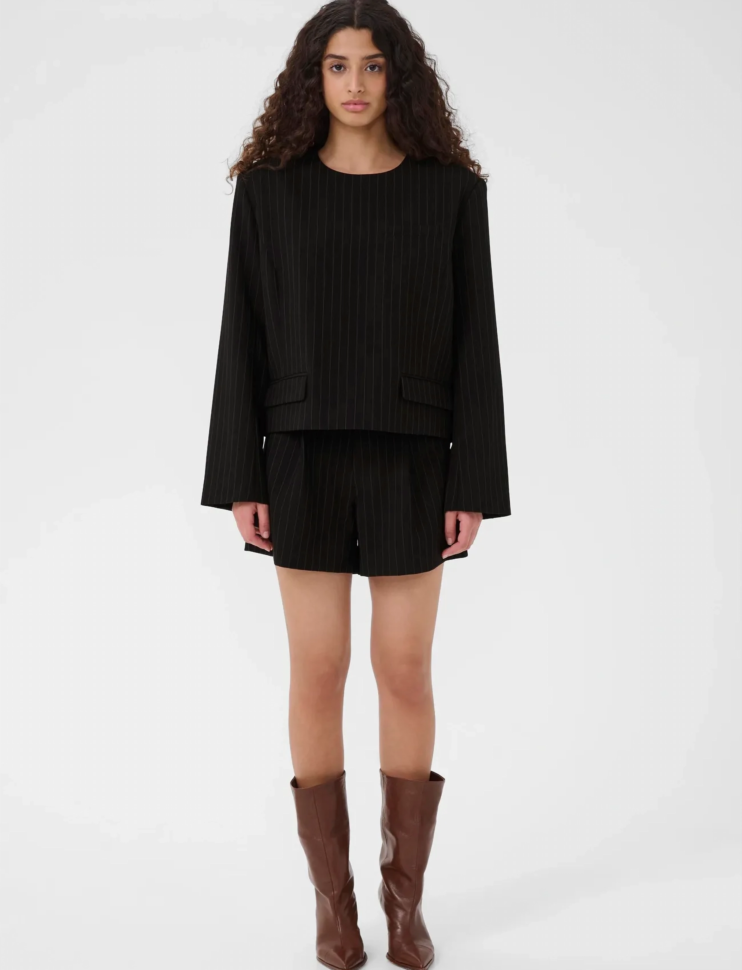 Gestuz - GZjoelle blouse - festtøj til outletpriser - black pinstripe - 3