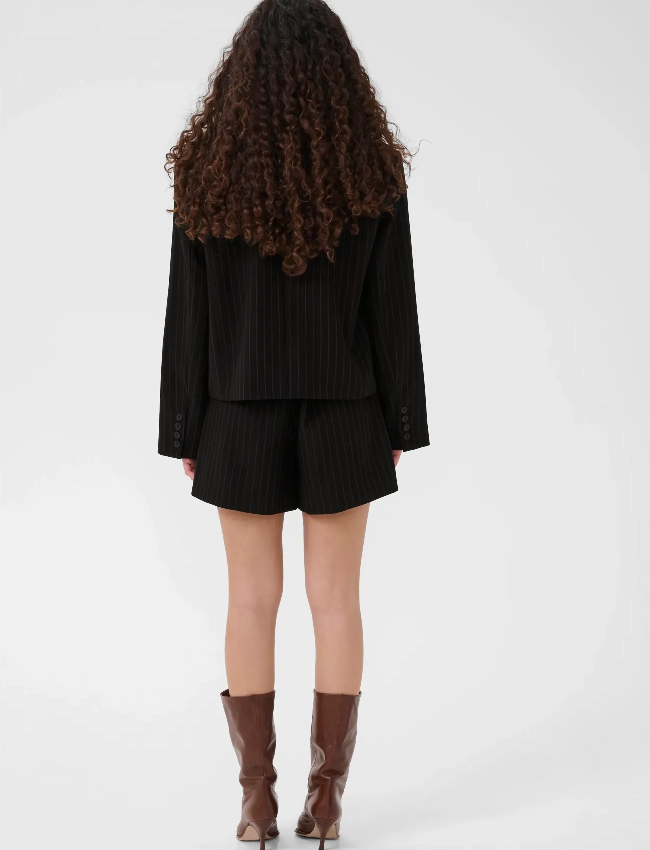 Gestuz - GZjoelle blouse - festtøj til outletpriser - black pinstripe - 4